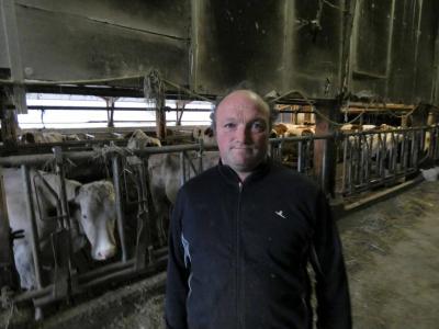 Hervé producteur de lait en Lozère